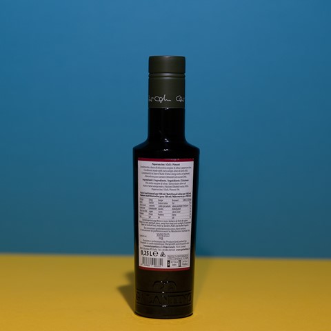 Peperoncino Extra Virgin Olive Oil Alternate Image